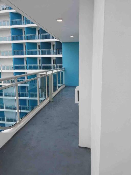 סן פרננדו 1Bedroom Unit At Azure North With Netflix Up To 6Pax מראה חיצוני תמונה