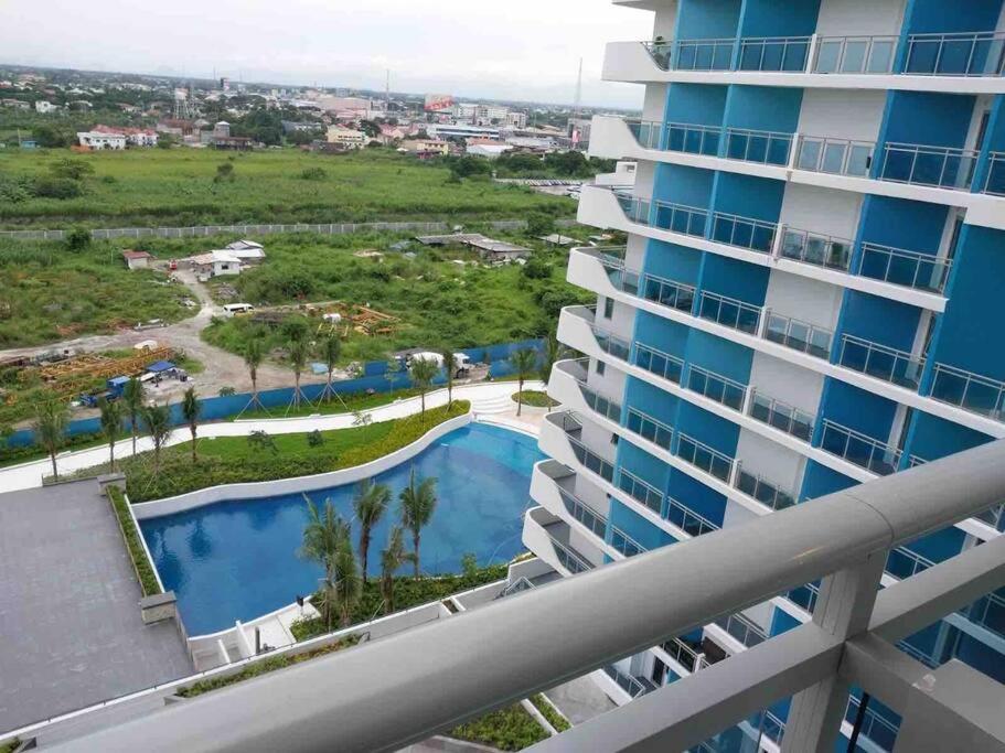 סן פרננדו 1Bedroom Unit At Azure North With Netflix Up To 6Pax מראה חיצוני תמונה